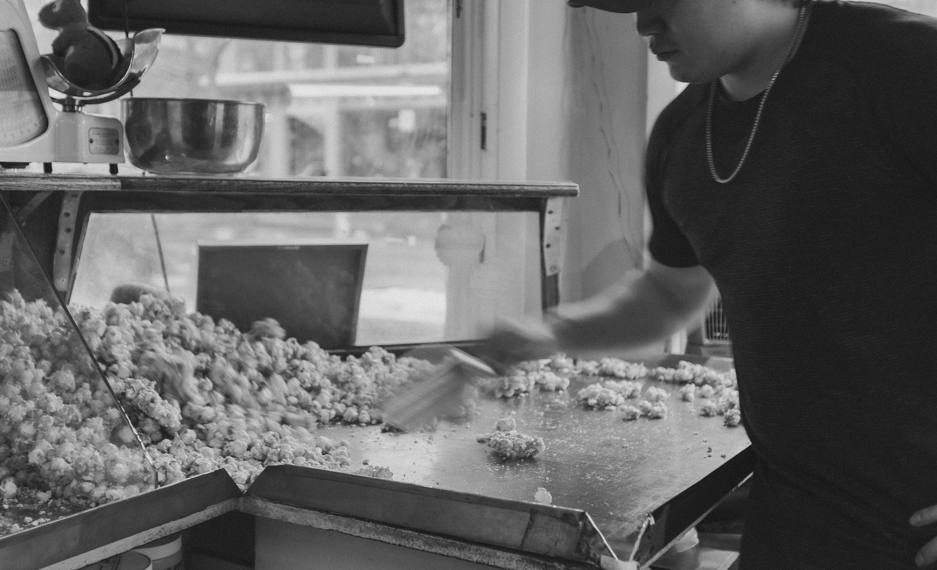 7 Ways Caramel Corn Makes Gatherings Better